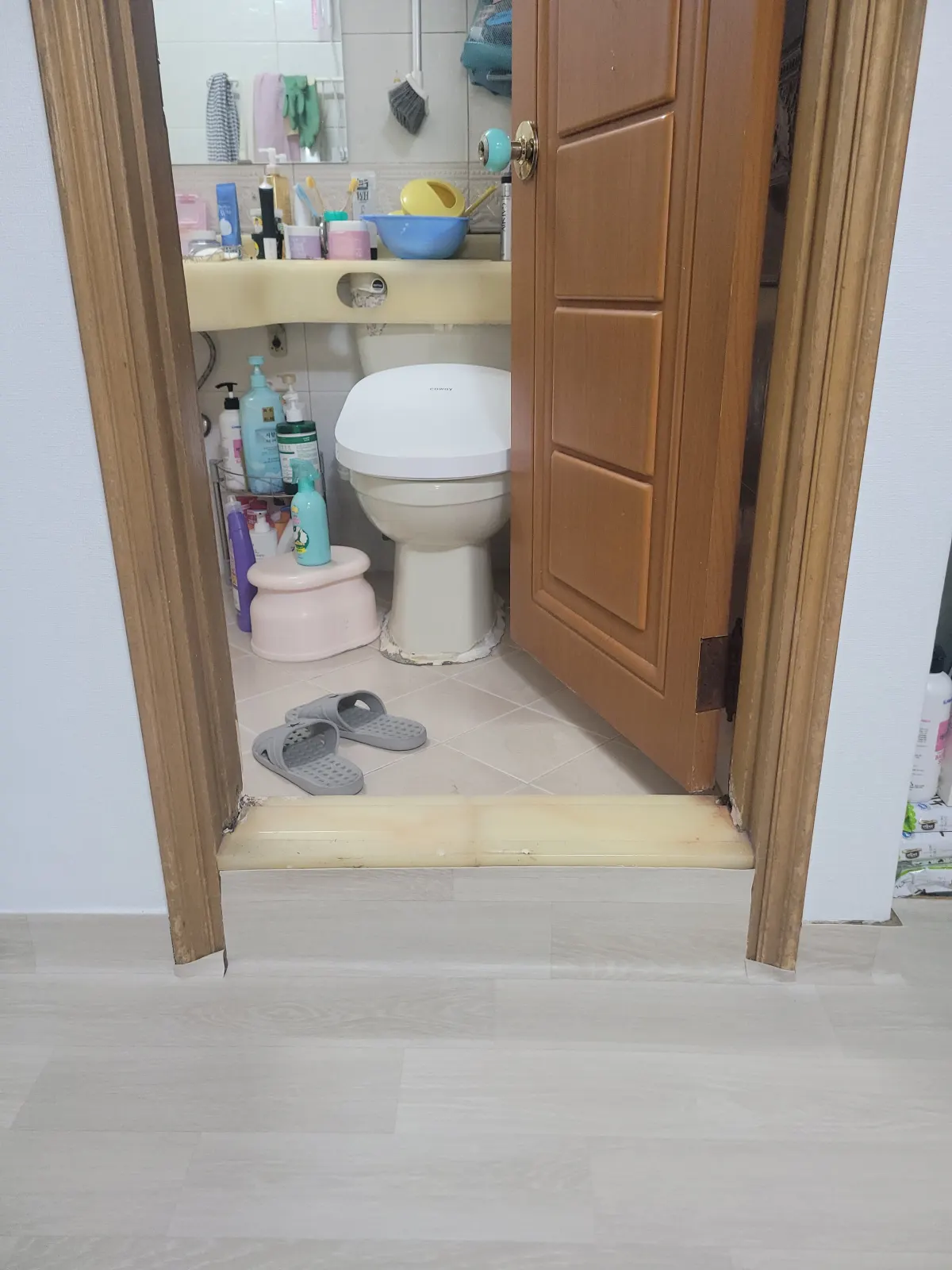 화장실 파손된 대리석 문턱 교체 시공 과정 사진