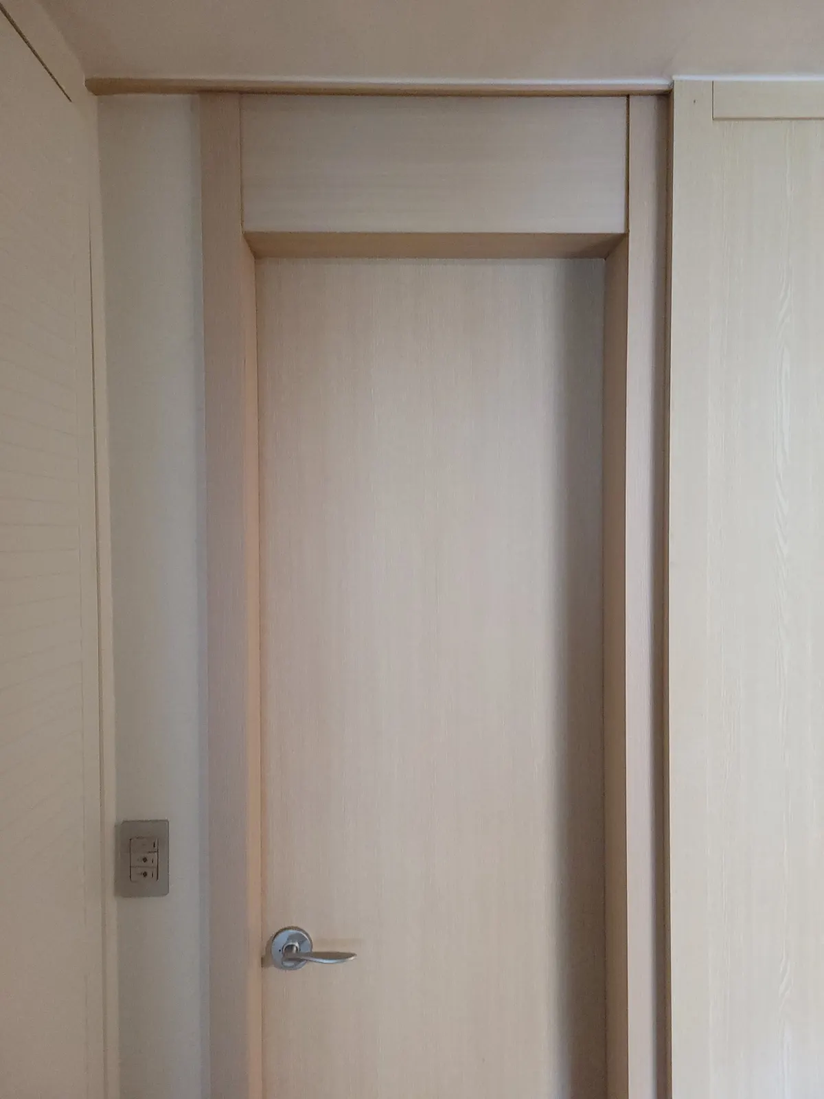 윗집 누수로 부풀어오른 몰딩 수리 시공 후 서울 서대문구 홍제동